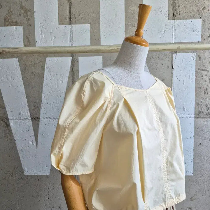 [BUNJANG] List Pastel Yellow Puff Sleeve Crop Blouse / 리스트 퍼프소매 크롭 블라우스