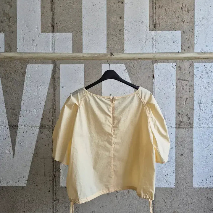 [BUNJANG] List Pastel Yellow Puff Sleeve Crop Blouse / 리스트 퍼프소매 크롭 블라우스
