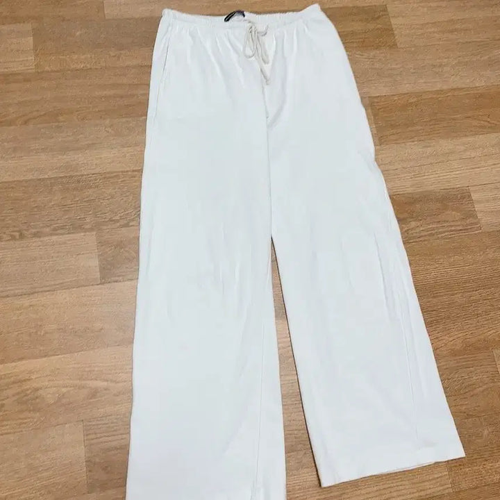 [SOLD OUT] 브랜디멜빌 화이트 아나스타샤 스웻팬츠