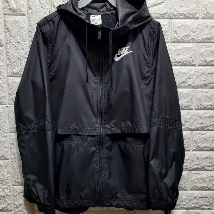 [BUNJANG] Nike Black Hooded Windbreaker Jacket Size S / 나이키 블랙 후드 바람막이 자켓S