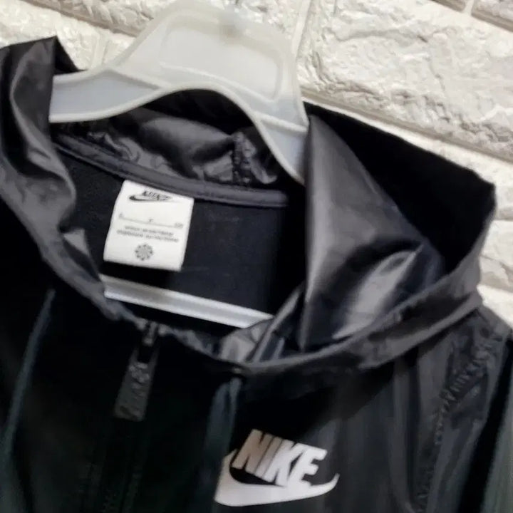 [BUNJANG] Nike Black Hooded Windbreaker Jacket Size S / 나이키 블랙 후드 바람막이 자켓S