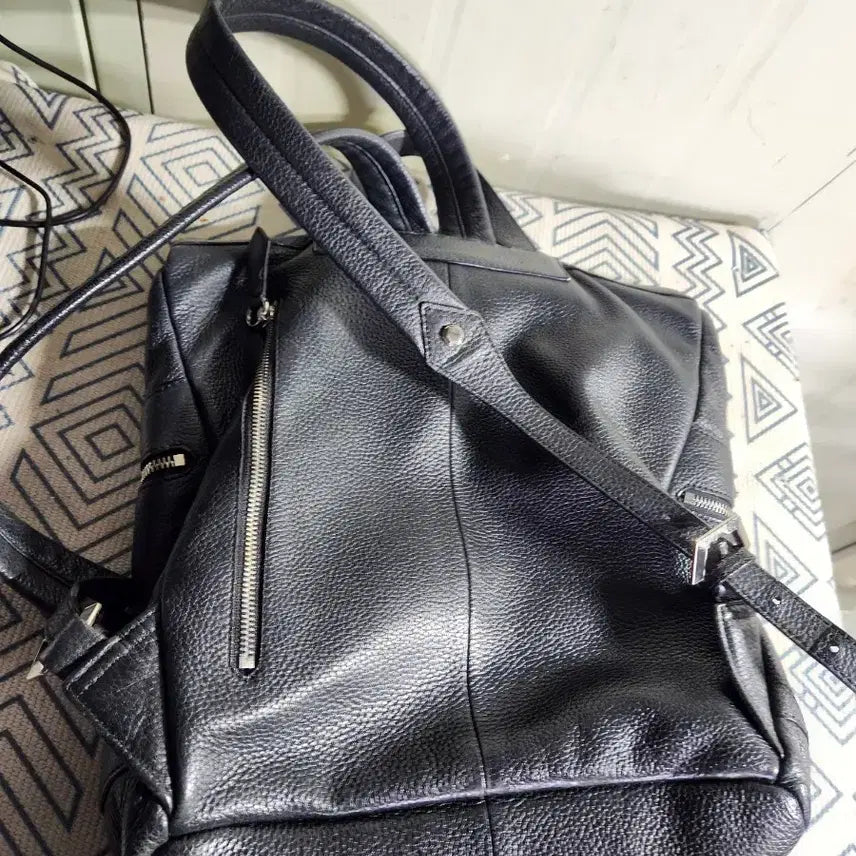 [BUNJANG] OANI Black Leather Backpack / 오아니 블랙 가죽 백팩