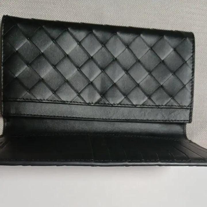 [SOLD OUT] 보테가 베네타 블랙 인트레치아토 장지갑