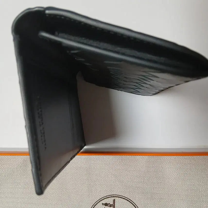 [SOLD OUT] 보테가 베네타 블랙 인트레치아토 장지갑