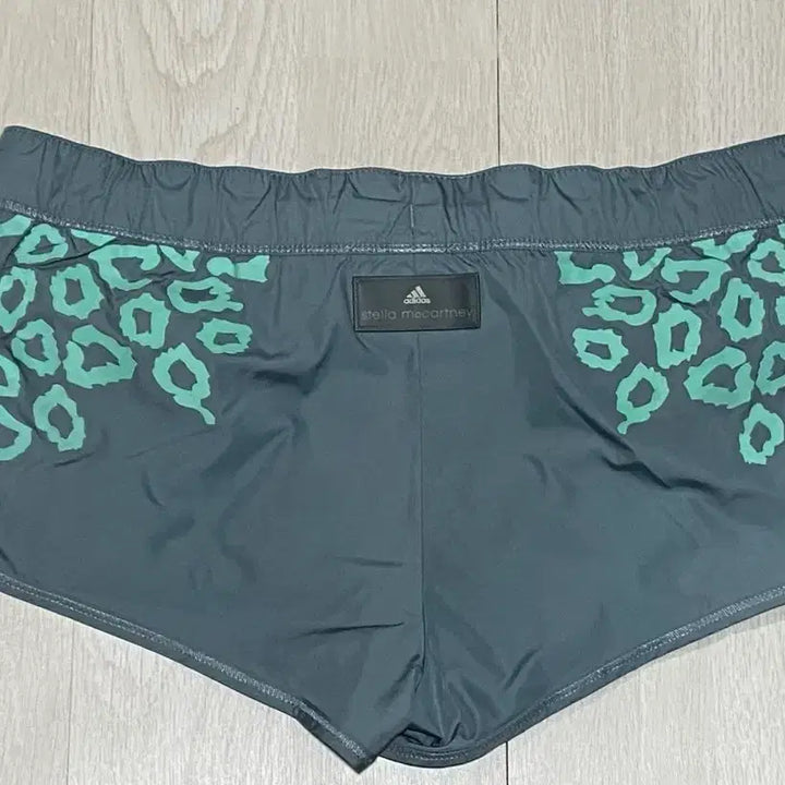 [BUNJANG] Adidas x Stella McCartney Leo Leopard Print Shorts / 아디다스X스텔라맥카트니 쇼츠 반바지