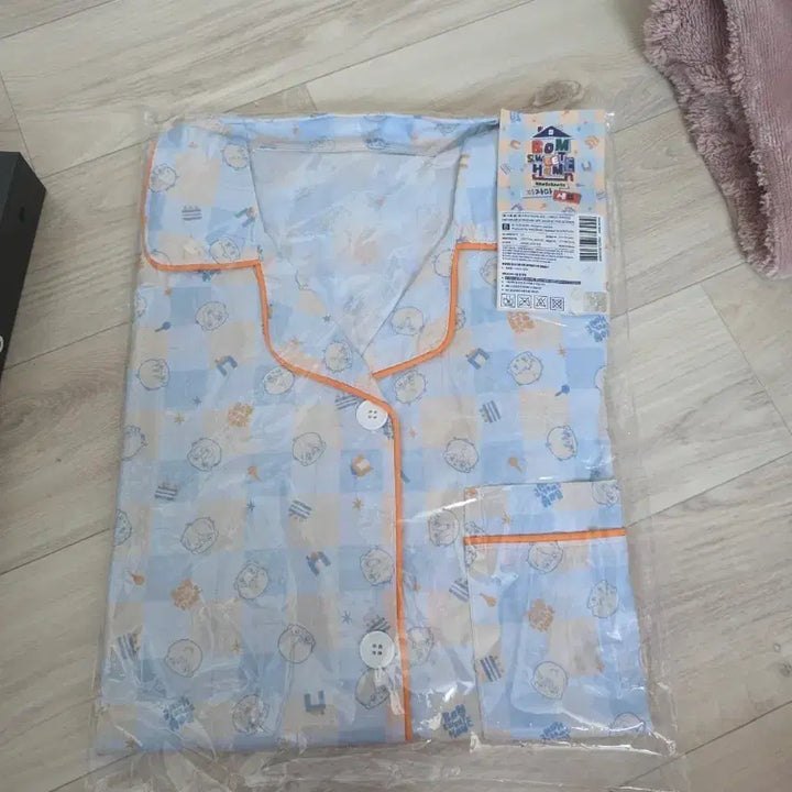 [BUNJANG] Sketch Pajamas &amp; Scroll &amp; Acrylic Items / 스케치 잠옷&amp;족자봉&amp;아크릴 등등