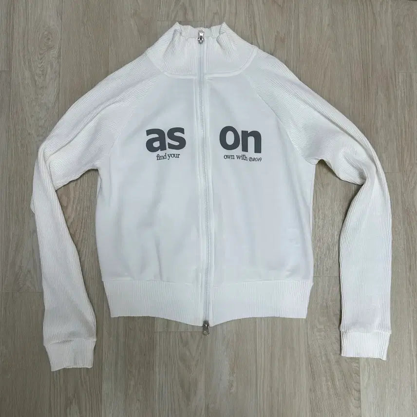 [SOLD OUT] 애즈온 솔트 집업 화이트