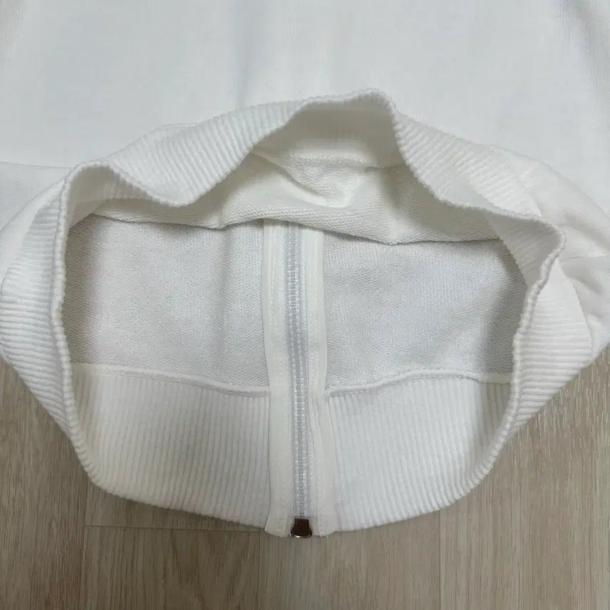 [SOLD OUT] 애즈온 솔트 집업 화이트