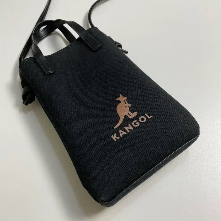 [BUNJANG] Kangol Black Mini Crossbody Bag / 캉골 블랙 미니 크로스백