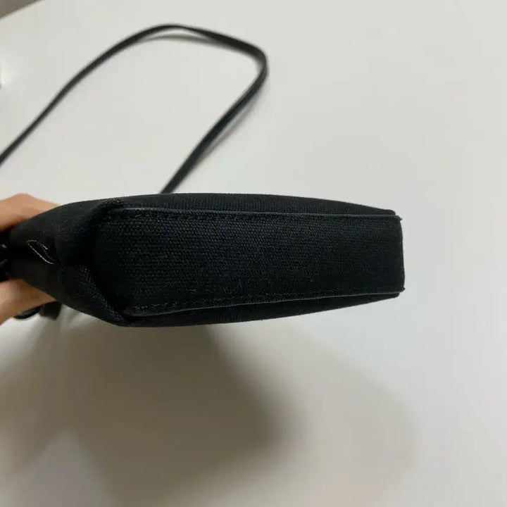 [BUNJANG] Kangol Black Mini Crossbody Bag / 캉골 블랙 미니 크로스백