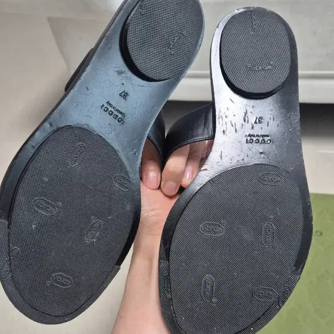 [BUNJANG] Gucci GG Marmont Leather Slides / 구찌 GG 마몬트 레더 쪼리 (정품)