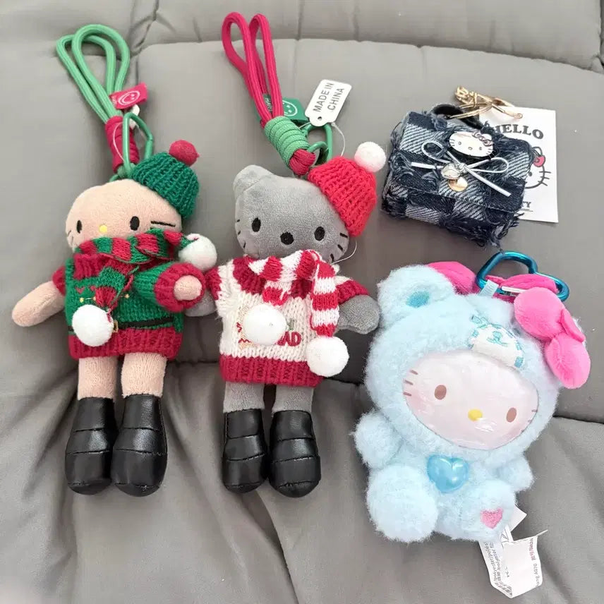 [BUNJANG] Sanrio Hello Kitty Plush Keyring &amp; AirPods Case Bundle / 산리오 헬로키티 인형키링 에어팟케이스 일괄