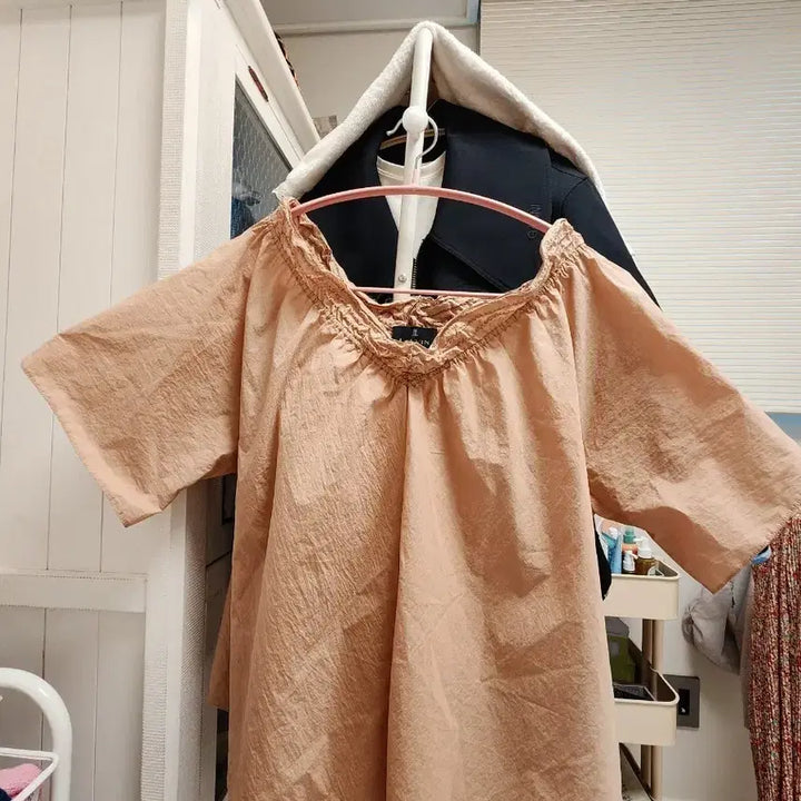 [BUNJANG] LANVIN Pink Off-Shoulder Blouse / LANVIN)핑크 오프숄더 블라우스