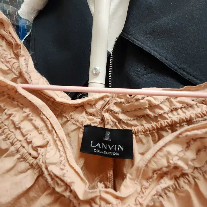 [BUNJANG] LANVIN Pink Off-Shoulder Blouse / LANVIN)핑크 오프숄더 블라우스