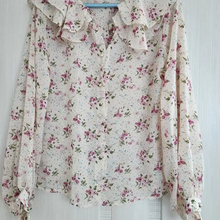 [BUNJANG] Lupita Flower Blouse / 르피타 플라워 블라우스