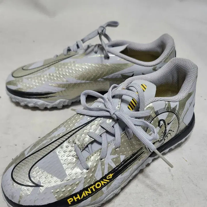 [BUNJANG] Nike Phantom TF Soccer Cleats / 220 나이키 팬텀 축구화 TF 미착용품