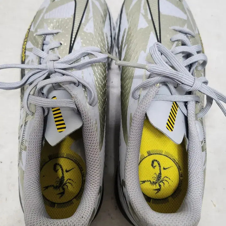 [BUNJANG] Nike Phantom TF Soccer Cleats / 220 나이키 팬텀 축구화 TF 미착용품