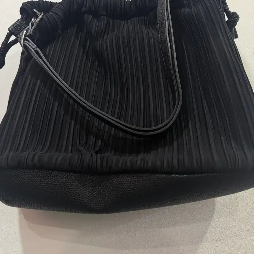 [SOLD OUT] 엘로드 숄더백