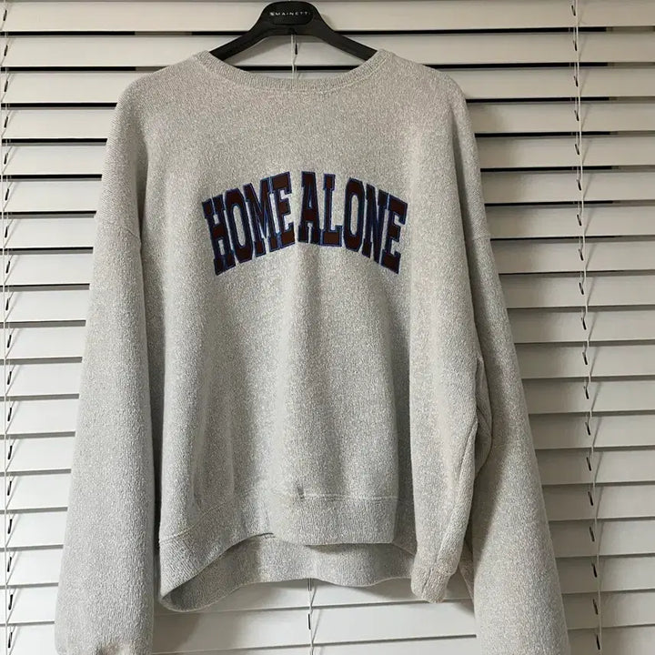 [BUNJANG] Ribbonbit Home Alone Sweatshirt / Ribbonbit(리본빛) 스웻셔츠
