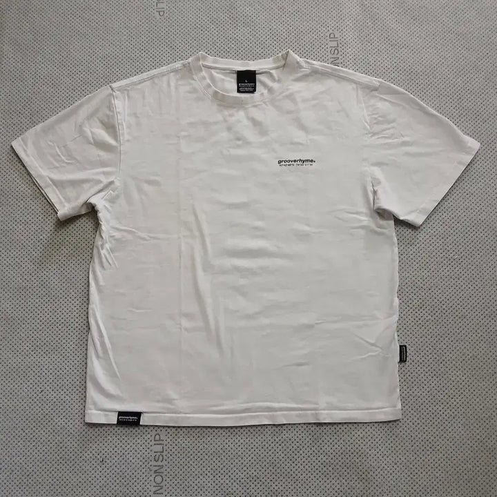 [BUNJANG] Grooverhyme White Short Sleeve T-Shirt / grooverhyme 화이트 반팔 티셔츠