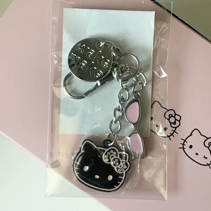 [SOLD OUT] 새상품) 참키링O 핑크쉘 웨이크메이크 헬로키티 립앤아이키트