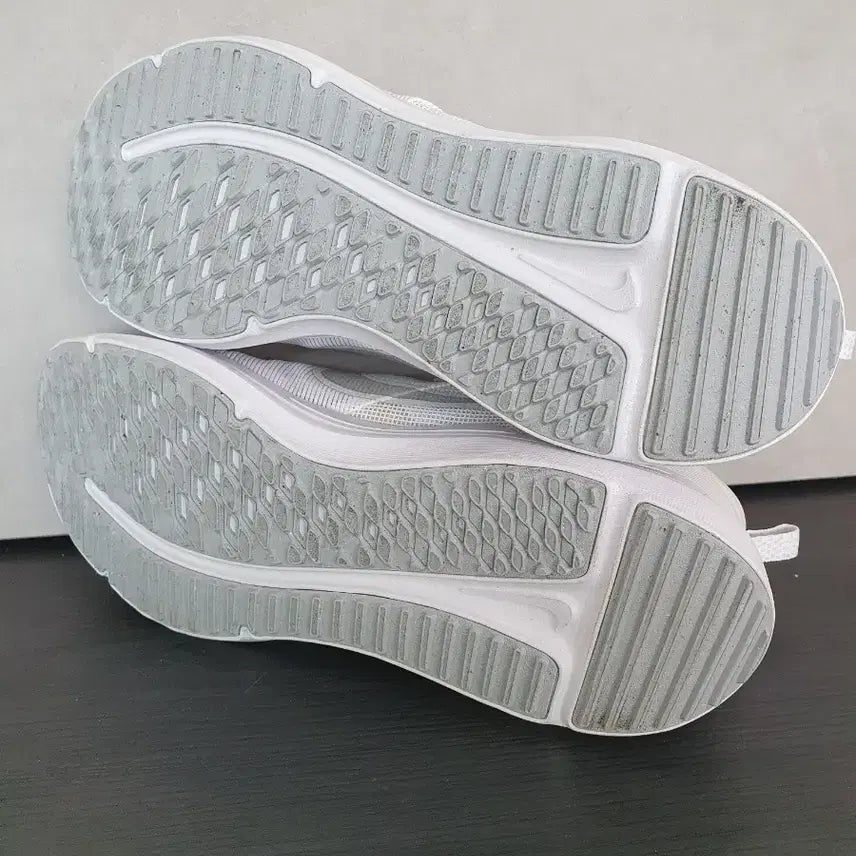 [BUNJANG] Nike Downshifter 12 White (270) / 나이키 다운시프터 12 화이트 (270)