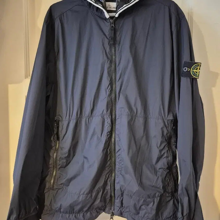 [BUNJANG] Stone Island Skin Touch Windbreaker Jacket / 스톤아일랜드 스킨터치 바람막이