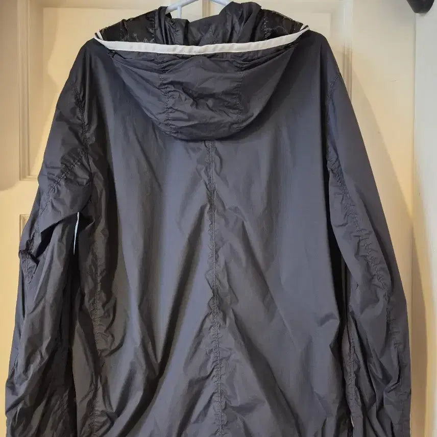 [BUNJANG] Stone Island Skin Touch Windbreaker Jacket / 스톤아일랜드 스킨터치 바람막이