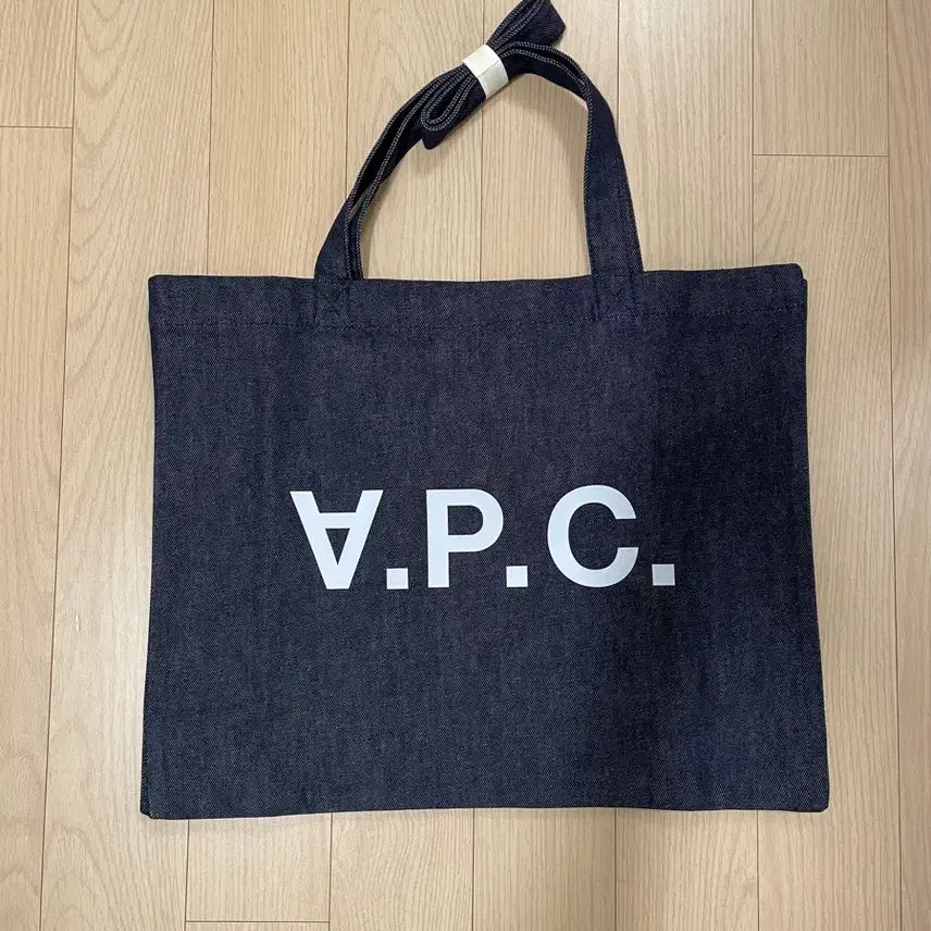 [BUNJANG] A.P.C. Daniela Eco Bag Shoulder Bag Navy / [단순개봉] 아페쎄 다니엘라 에코백 숄더백 네이비