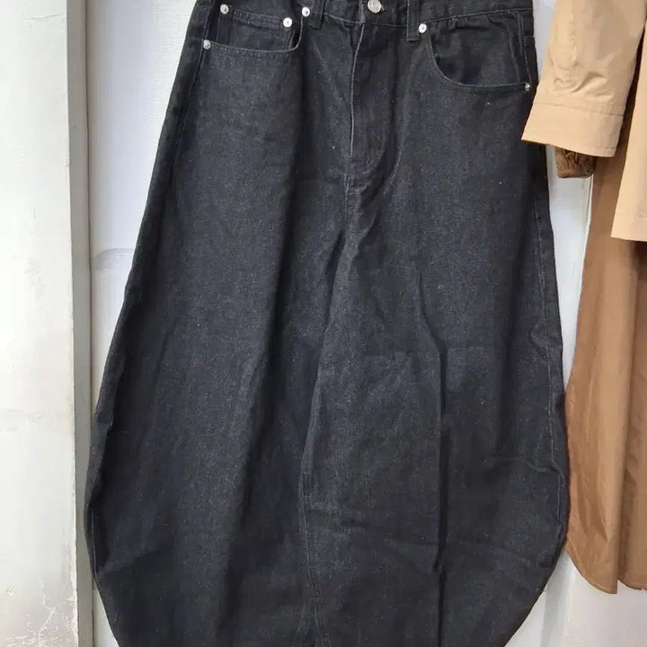[SOLD OUT] 벌룬핏 블랙 데님 팬츠 30