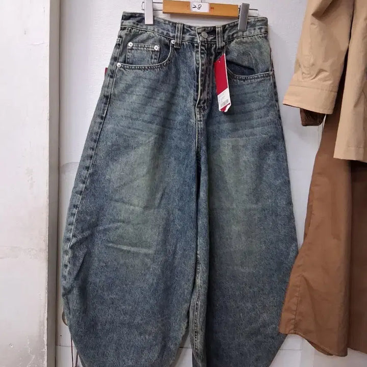 [SOLD OUT] 빈티지 워싱 벌룬핏 데님 팬츠 27