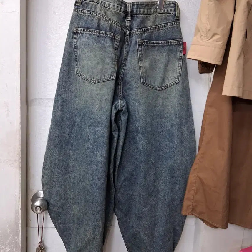 [SOLD OUT] 빈티지 워싱 벌룬핏 데님 팬츠 27