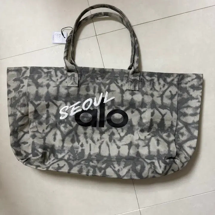 [SOLD OUT] 알로 요가 쇼퍼백 서울에디션