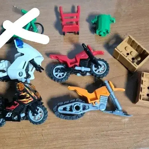 [BUNJANG] LEGO Red Motorcycle Wheels &amp; White Motorcycle Parts / 레고 자전거 오토바이 소품