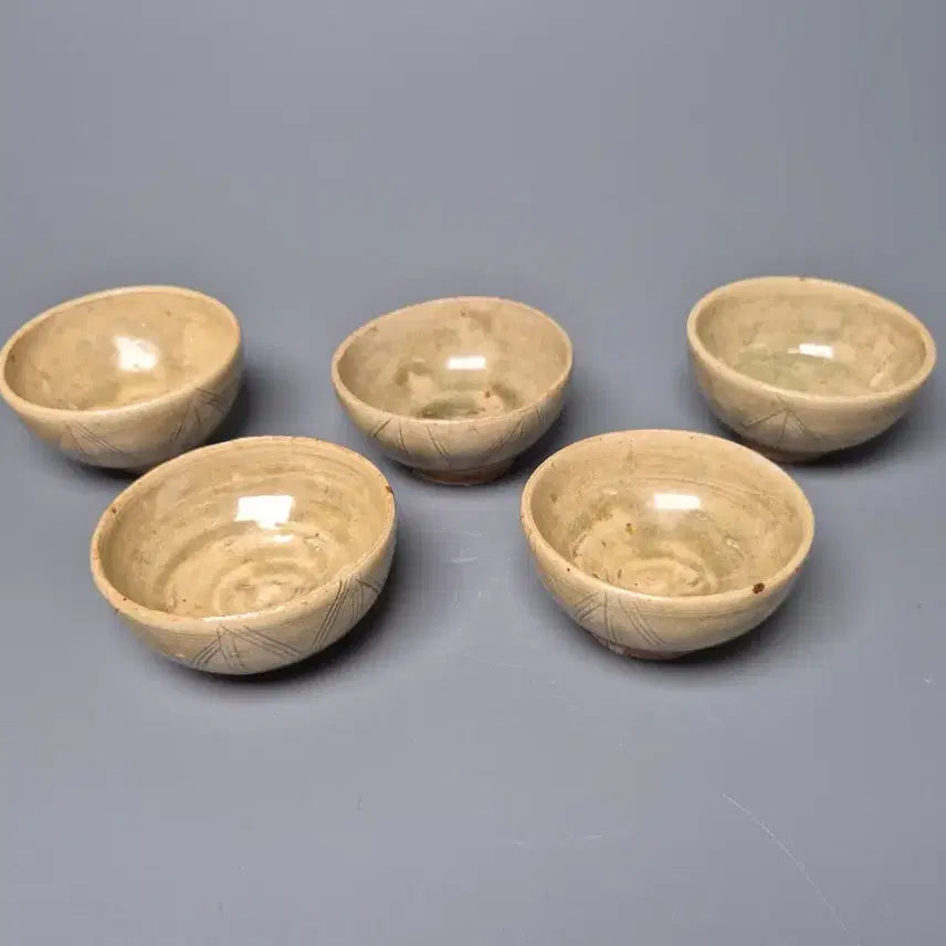 [BUNJANG] Sui-Tang Dynasty Yue Ware Celadon Cup Set (5 Pieces) / 수당시기 월요 청자 조각문 잔 5점 일괄 출토계 진품 중국도자기