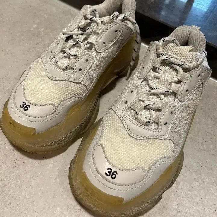 [BUNJANG] Balenciaga Triple S Sneakers (Ivory) - Size 36 / 발렌시아가 트리플S 스니커즈 36사이즈