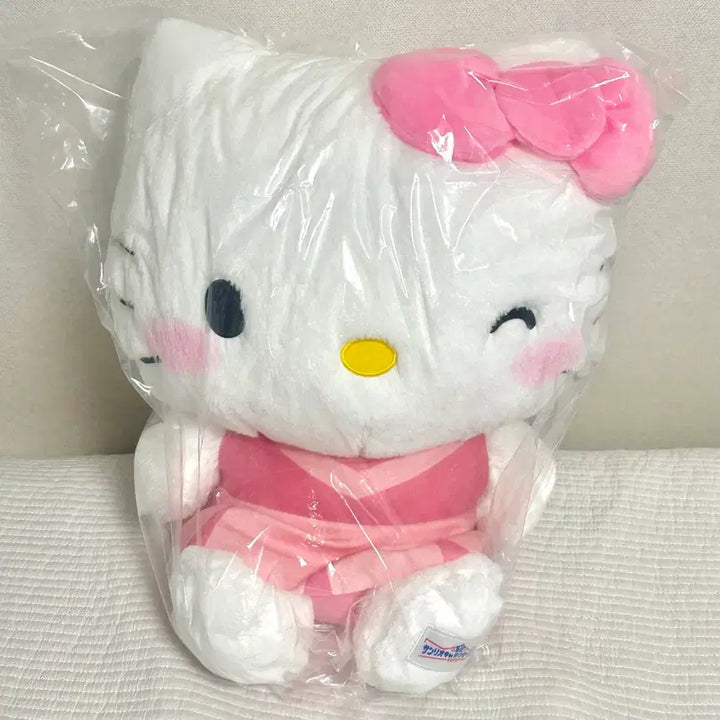 [SOLD OUT] [신상] 산리오 헬로키티 대형 인형 (44cm) 굿즈 소품
