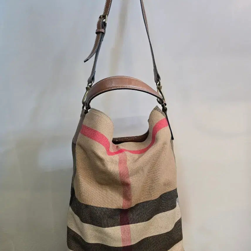[SOLD OUT] 버버리 체크 호보백 숄더백