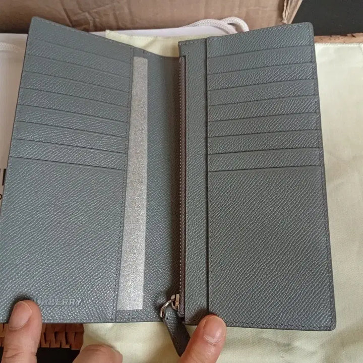 [SOLD OUT] 버버리 스톰그레이 장지갑