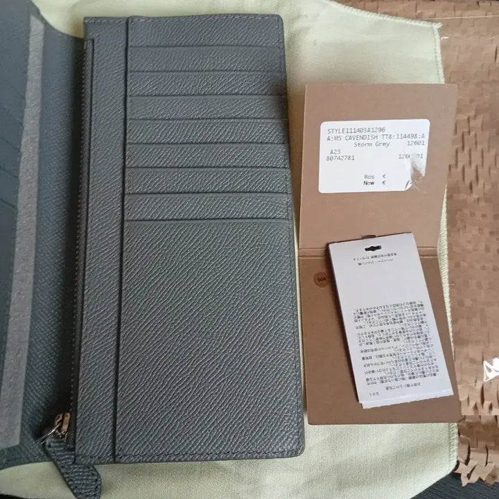 [SOLD OUT] 버버리 스톰그레이 장지갑