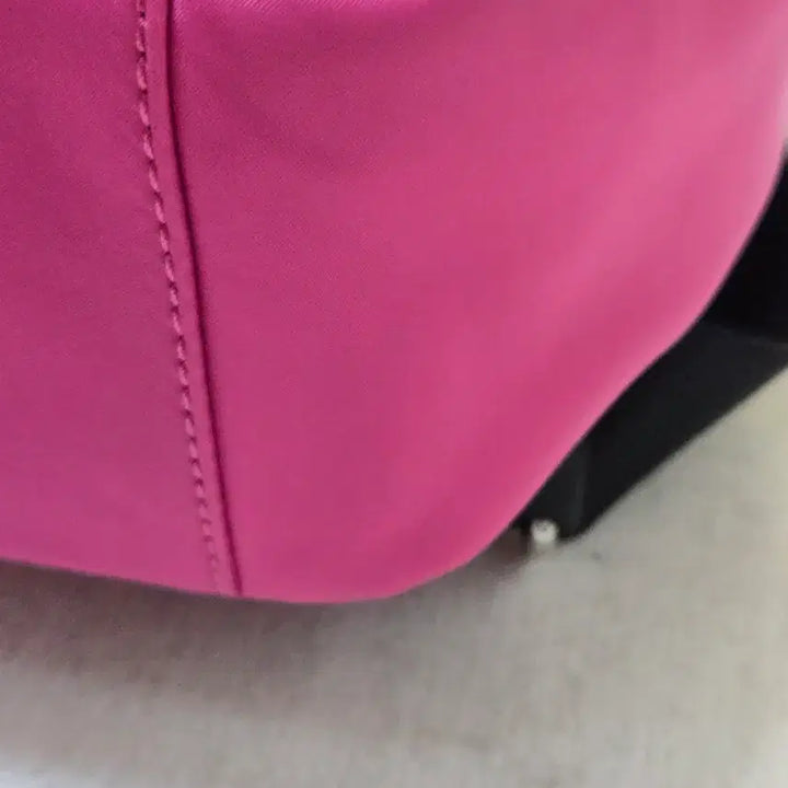 [BUNJANG] DKNY Pink Nylon Backpack / DKNY 핑크색 백팩 가방 텍보유중 거의 새상품 컨디션