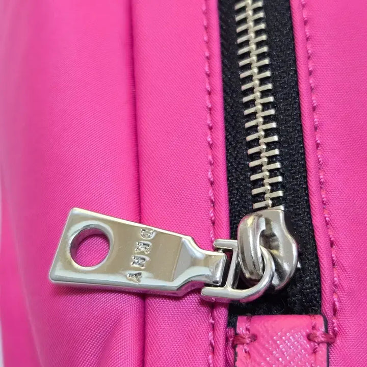 [BUNJANG] DKNY Pink Nylon Backpack / DKNY 핑크색 백팩 가방 텍보유중 거의 새상품 컨디션