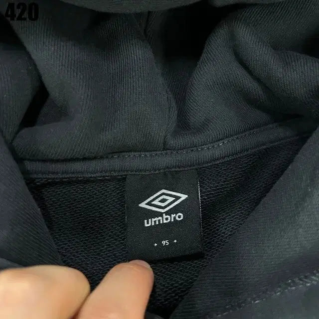 [BUNJANG] Umbro Black Hoodie / 엄브로 블랙 후드티