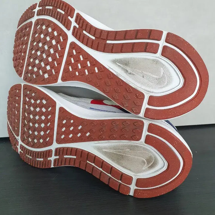 [SOLD OUT] 나이키 스트럭처 25 화이트 레이저 오렌지 (270)