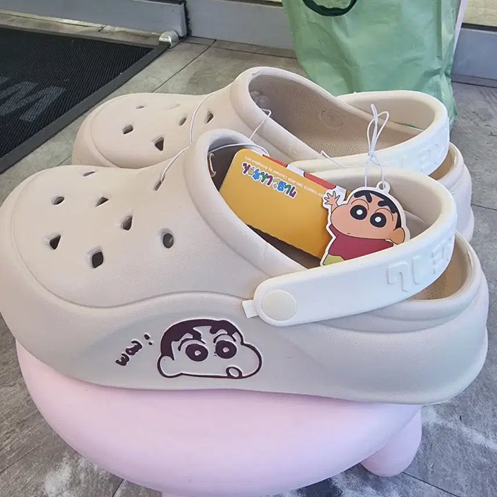 [SOLD OUT] 짱구 아쿠아샌들 슬리퍼 크림색 255