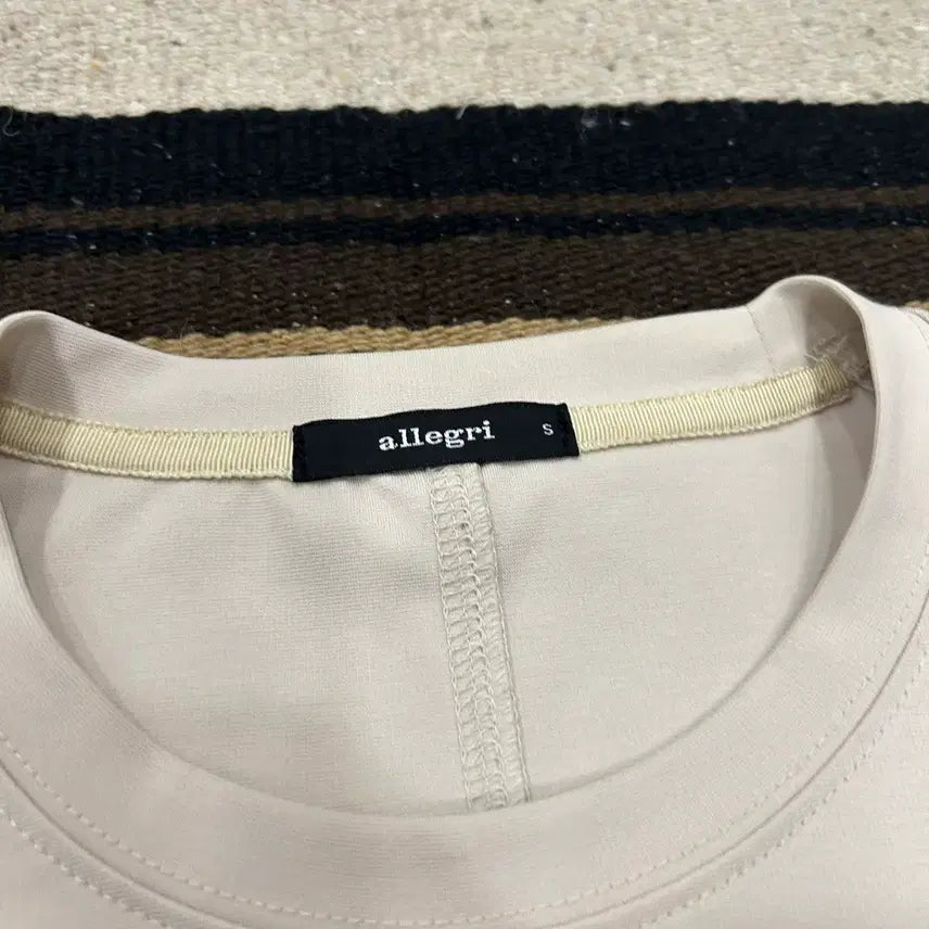 [SOLD OUT] 알레그리 반팔티
