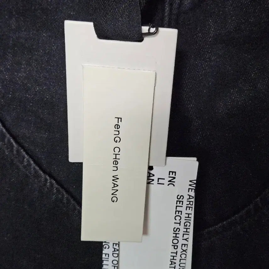 [BUNJANG] Feng Chen Wang Deconstructed Black Denim Pants / Feng Chen Wang 펑첸왕 디컨스트럭티드 블랙 데님 팬츠