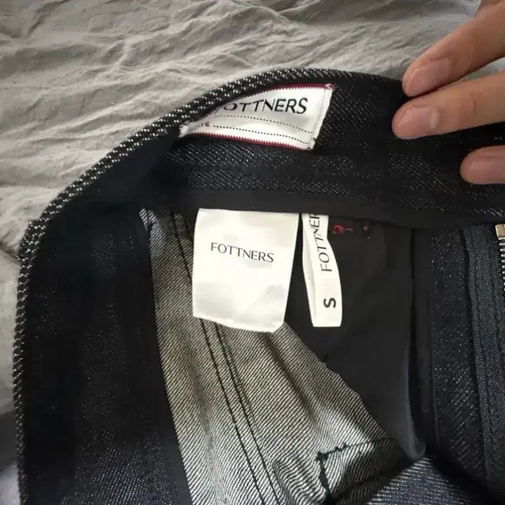 [BUNJANG] Portners Two-Tuck Wide Black Jeans / [S] 포트너스 투턱 와이드 블랙 진