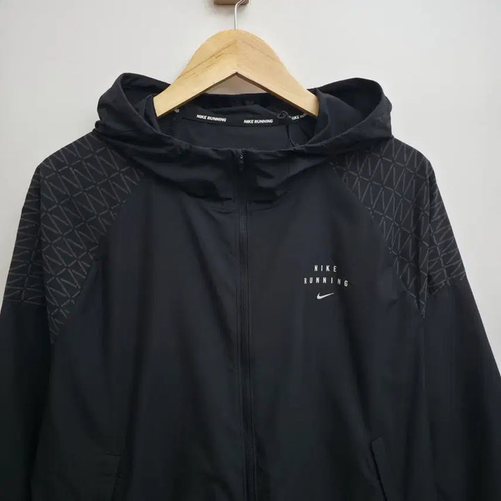 [SOLD OUT] [L] 나이키 러닝 블랙 경량 바람막이
