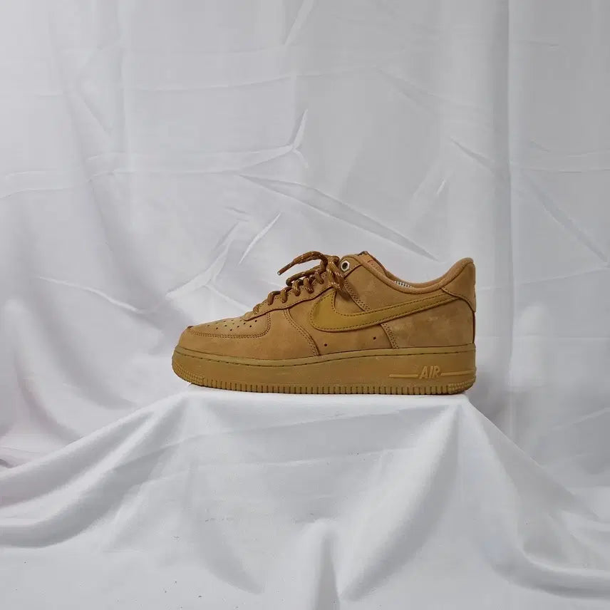 [SOLD OUT] 빈티지하서 255 나이키 에어포스 1 07 로우 된장 된포 위트